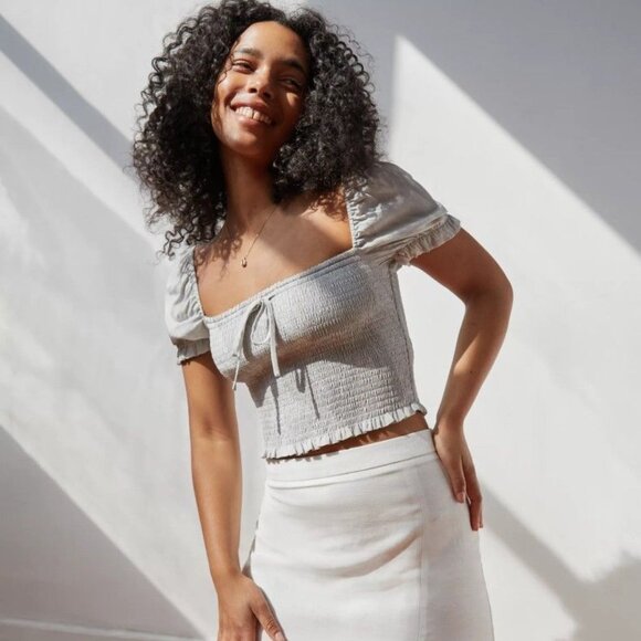 WILFRED | Aritzia Smocked Blouse Crop Top | Sz. XS - Picture 2 of 9